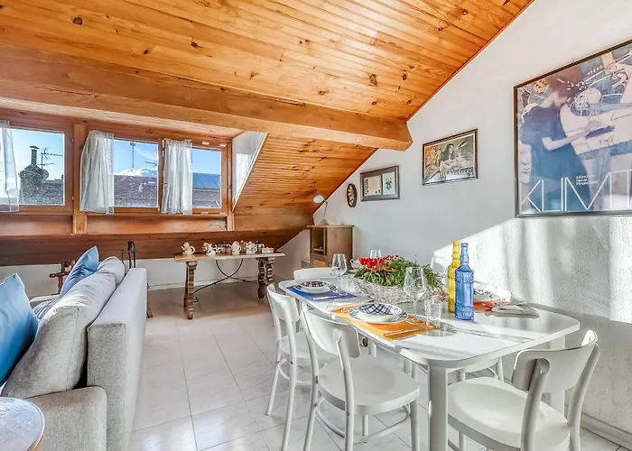 La Mansarde Bleu Azur - Happy *